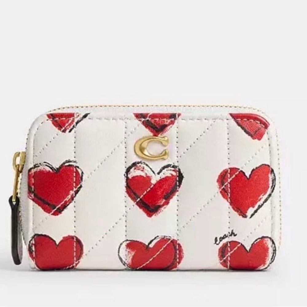 Coach Essential Small Zip Around Card Case With Quilting And Heart Print new